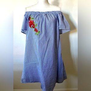 Women’s Off the Shoulder Seersucker Dress, Size L